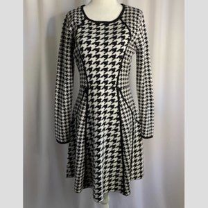 Calvin Klein Fit & Flare Sweater Dress Houndstooth Black White Size Medium